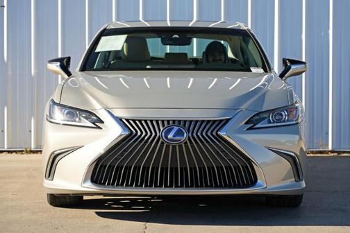 2020 Lexus ES 300h Base