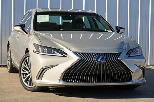2020 Lexus ES 300h Base