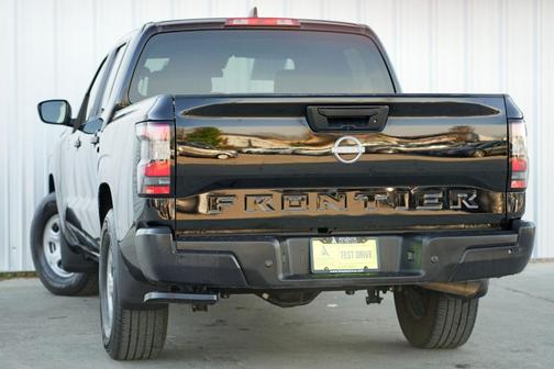 2023 Nissan Frontier S