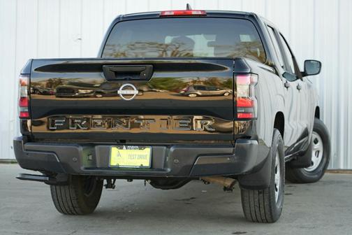 2023 Nissan Frontier S