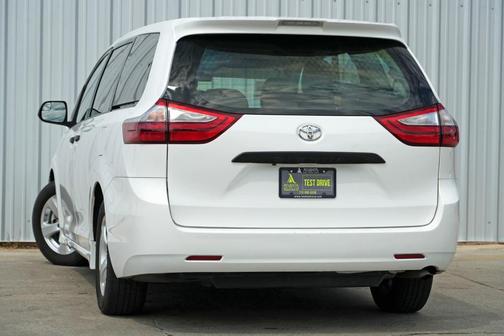 2018 Toyota Sienna L