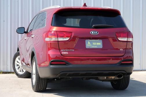 2018 Kia Sorento LX