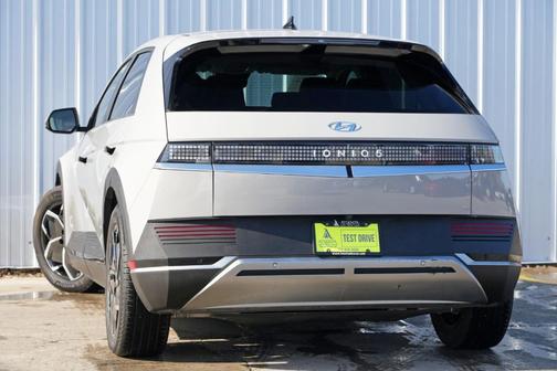 2022 Hyundai IONIQ 5 SEL