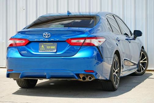 2020 Toyota Camry SE