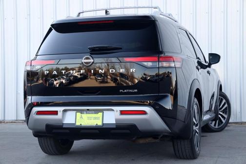 2022 Nissan Pathfinder Platinum