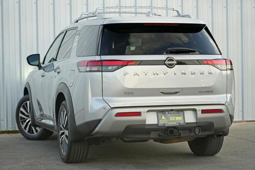 2022 Nissan Pathfinder Platinum