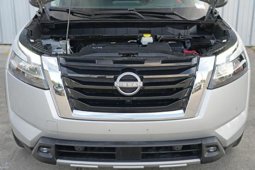 2022 Nissan Pathfinder Platinum