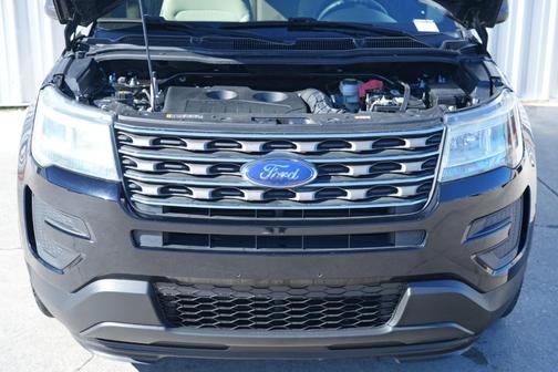2017 Ford Explorer Base