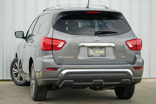 2018 Nissan Pathfinder SV