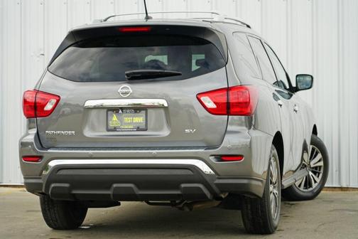 2018 Nissan Pathfinder SV