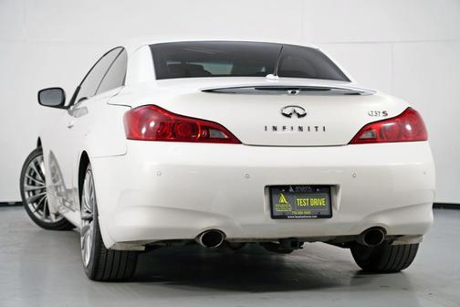 2011 INFINITI G37 Base