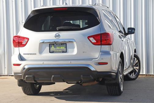 2020 Nissan Pathfinder SV