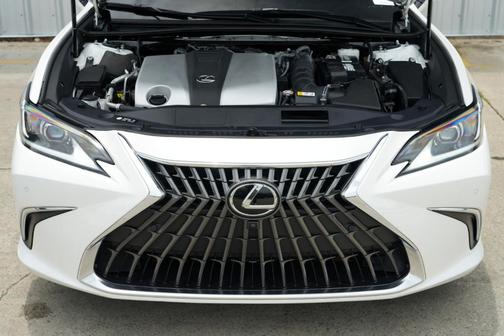 2022 Lexus ES 350 Luxury