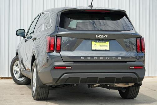 2022 Kia Sorento LX