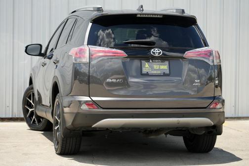 2017 Toyota RAV4 SE