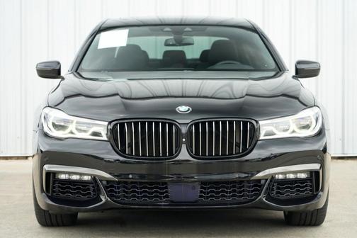 2017 BMW 750 i