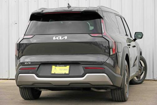 Metal 2024 Kia EV9 Wind