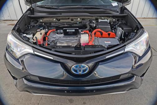 2018 Toyota RAV4 Hybrid XLE