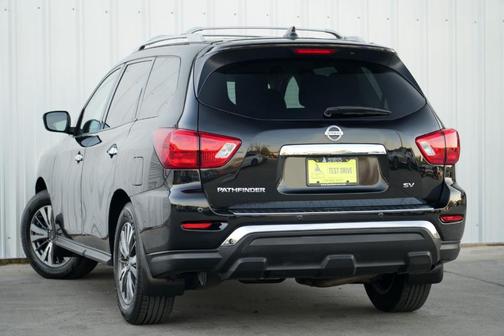 2020 Nissan Pathfinder SV