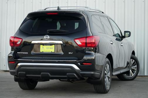 2020 Nissan Pathfinder SV