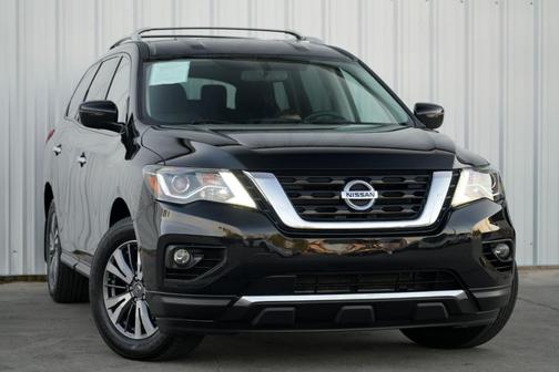 2020 Nissan Pathfinder SV
