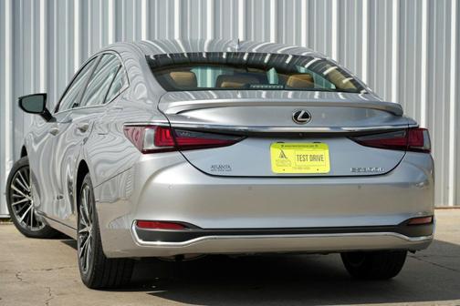 2023 Lexus ES 300h Premium