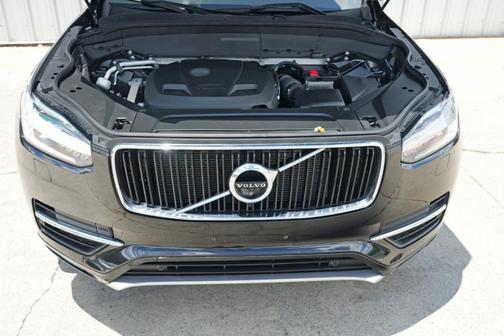 2019 Volvo XC90 T6 Momentum