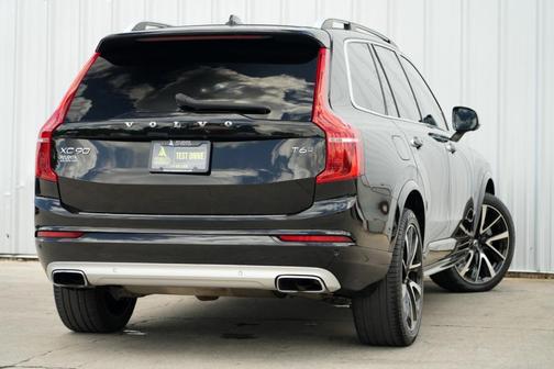 2019 Volvo XC90 T6 Momentum