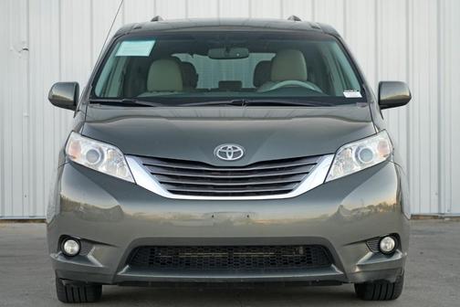2012 Toyota Sienna XLE