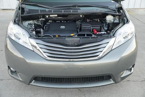 2012 Toyota Sienna XLE