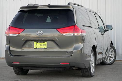 2012 Toyota Sienna XLE
