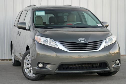 2012 Toyota Sienna XLE