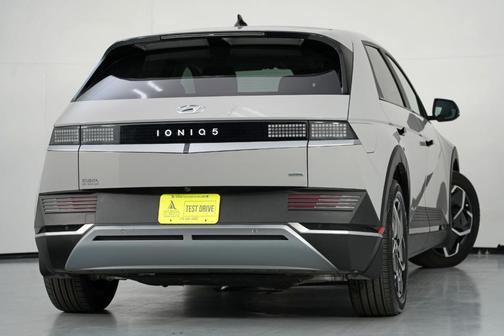 2022 Hyundai IONIQ 5 SE