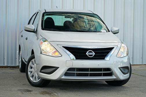 2019 Nissan Versa 1.6 S+
