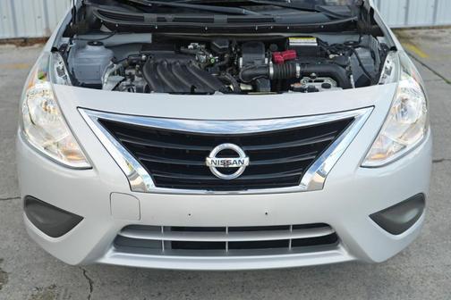 2019 Nissan Versa 1.6 S+