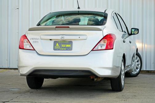 2019 Nissan Versa 1.6 S+