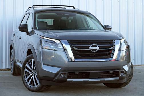 2022 Nissan Pathfinder Platinum