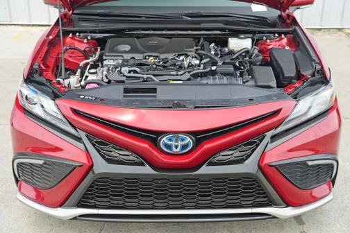 2024 Toyota Camry Hybrid XSE