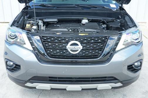 2020 Nissan Pathfinder SV
