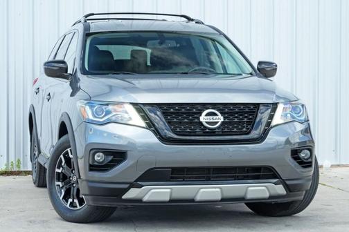 2020 Nissan Pathfinder SV