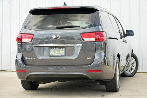 2015 Kia Sedona LX
