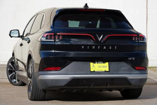Jet Black 2023 VinFast VF 8 Plus
