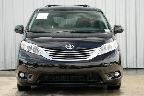 2016 Toyota Sienna XLE
