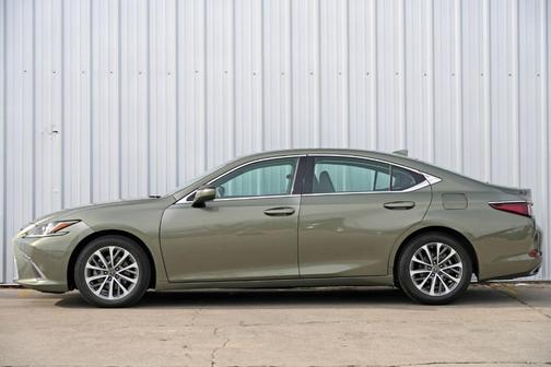 2023 Lexus ES 350 Base