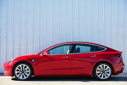 2020 Tesla Model 3 Standard Range Plus