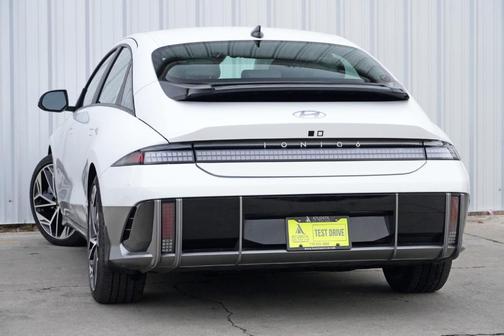 2023 Hyundai IONIQ 6 SEL