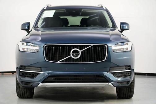 2018 Volvo XC90 Hybrid T8 Momentum