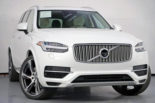 2017 Volvo XC90 Hybrid T8 Inscription
