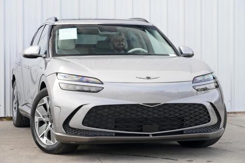 2024 Genesis GV60 Standard
