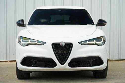 2024 Alfa Romeo Stelvio Base